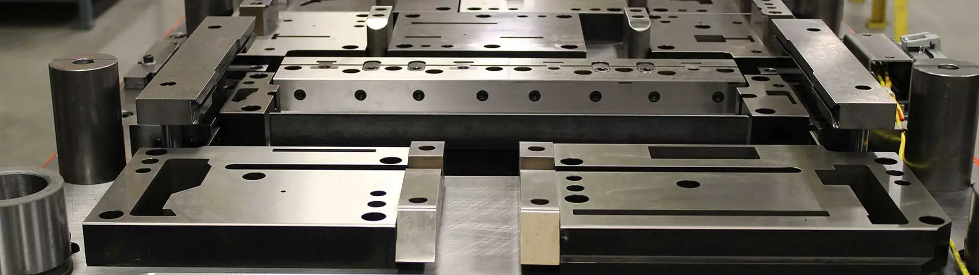 Stempelen van samengestelde matrijzen