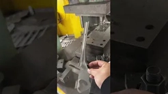 Stempelende L-beugel